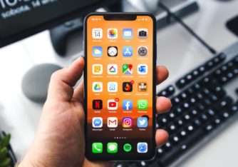 Change Your iPhone's Wallpaper to Your Favorite Images Automatically With This Trick