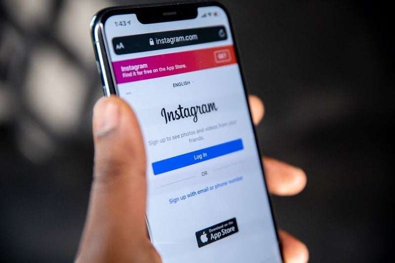 Instagram keeps logging out